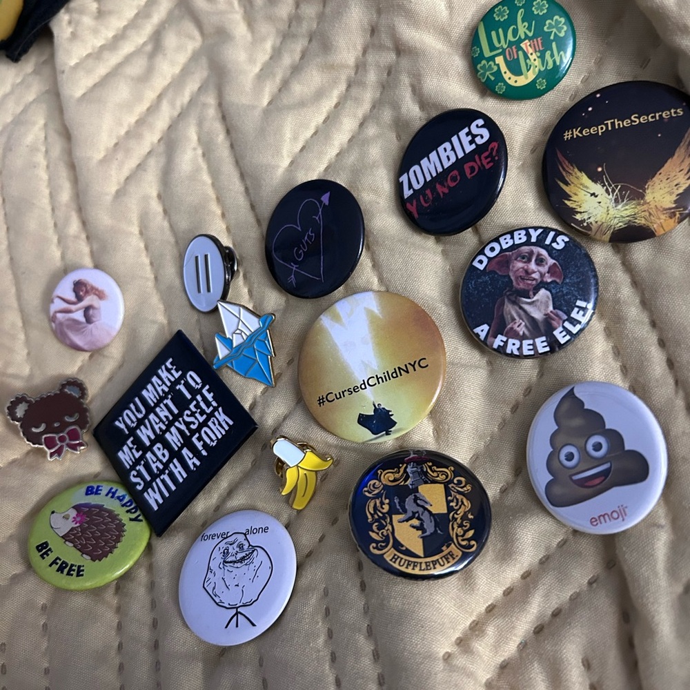 Lot of pins